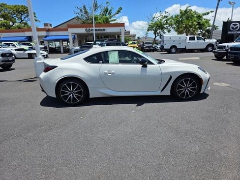 Used 2023 Toyota GR86 RWD image 8