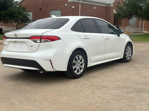 Used 2020 Toyota Corolla LE FWD image 5