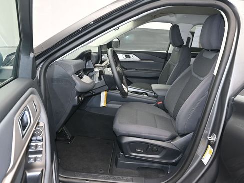 New 2026 Ford Explorer Active AWD/4WD image 13