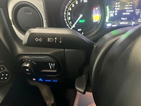 Used 2024 Jeep Wrangler Unlimited AWD/4WD image 15