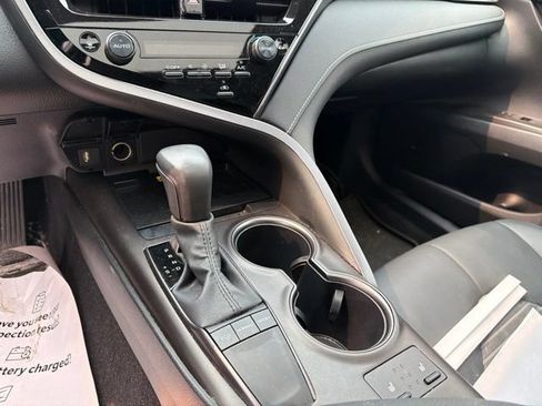 Used 2024 Toyota Camry SE w/ Cold Weather Package FWD image 24