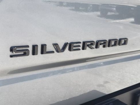 Used 2026 Chevrolet Silverado 1500 LT Trail Boss w/ LT Trail Boss Premium Package AWD/4WD image 9
