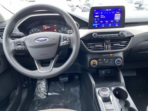 Used 2022 Ford Escape SE image 5