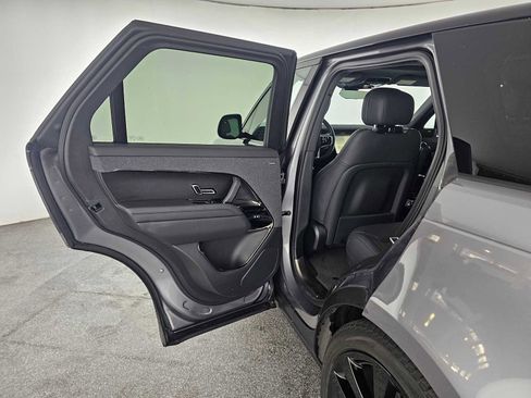 Used 2023 Land Rover Range Rover Sport SE image 15