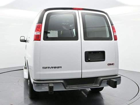 Used 2023 GMC Savana 2500 w/ Driver Convenience Package image 6