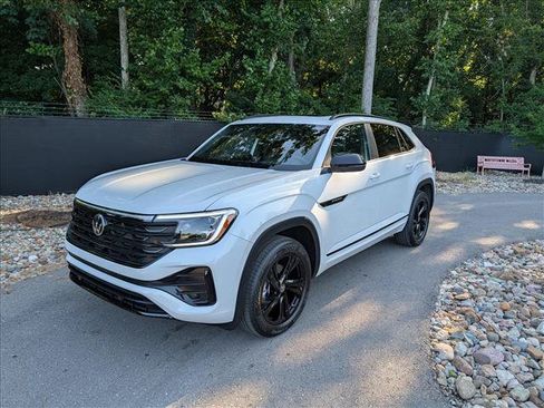 Certified 2025 Volkswagen Atlas Cross Sport SEL R-Line AWD/4WD image 1