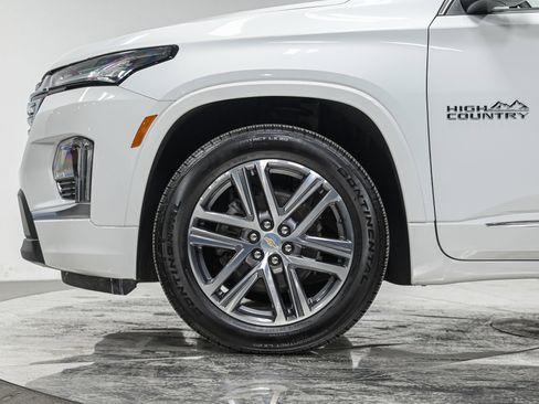Used 2023 Chevrolet Traverse High Country w/ LPO, Floor Liner Package FWD image 3