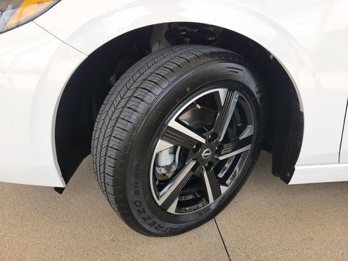 Used 2025 Nissan Sentra SV FWD image 31