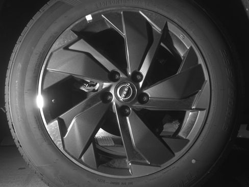 Used 2025 Nissan Rogue SV FWD image 15