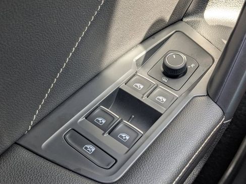 Used 2022 Volkswagen Tiguan SE w/ Panoramic Sunroof Package image 27