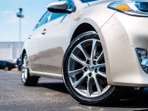 Used 2015 Toyota Avalon XLE Touring FWD image 2