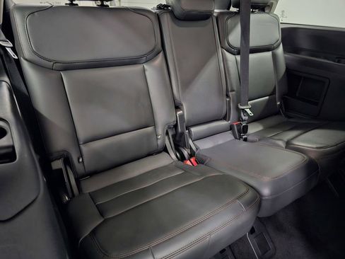 Used 2025 Ford Expedition Active AWD/4WD image 25