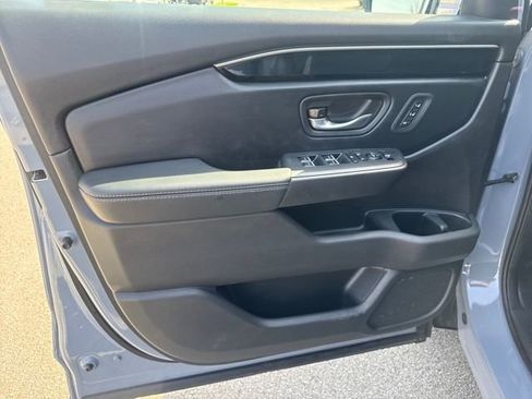 Used 2024 Honda Pilot Touring image 9