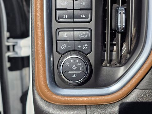 Used 2023 Chevrolet Silverado 3500 High Country AWD/4WD image 28