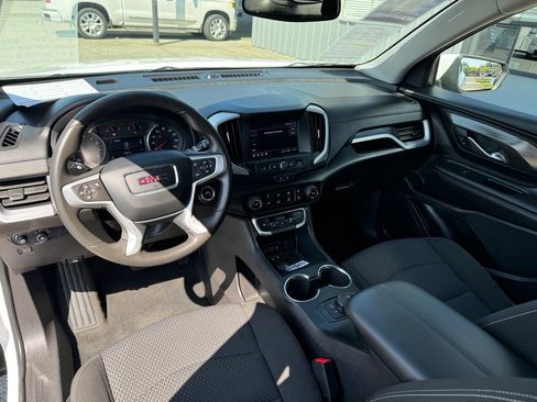 Used 2024 GMC Terrain SLE image 7