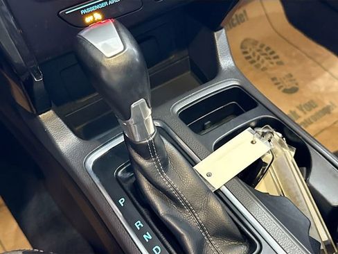 Used 2017 Ford Escape Titanium image 17