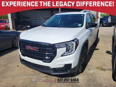 Used 2024 GMC Terrain SLE w/ Driver Convenience Package FWD image 1