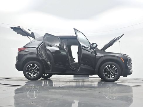 Used 2025 Chevrolet TrailBlazer LT FWD image 50