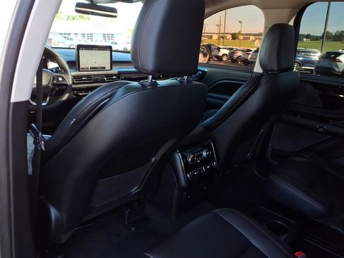 Used 2023 Lincoln Aviator AWD w/ Premium Package image 9
