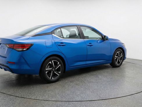 Used 2025 Nissan Sentra SV FWD image 9