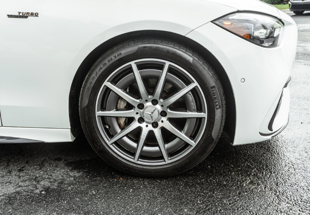 Used 2025 Mercedes-Benz C 43 AMG 4MATIC Sedan image 5