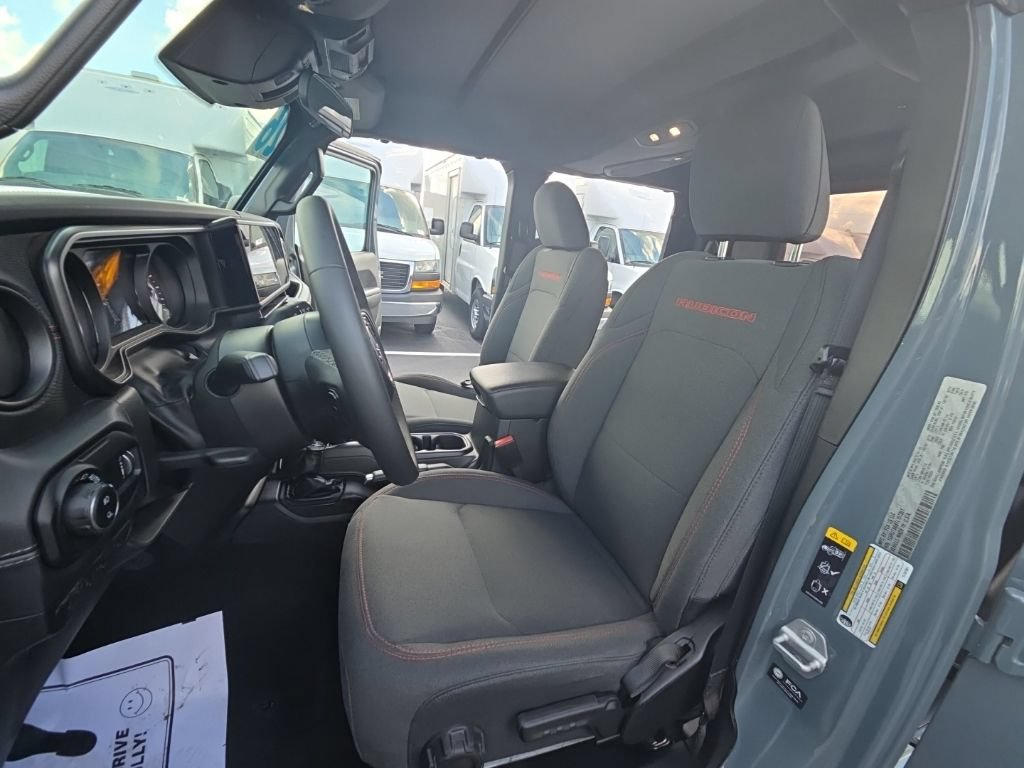 Used 2026 Jeep Gladiator Rubicon AWD/4WD image 24