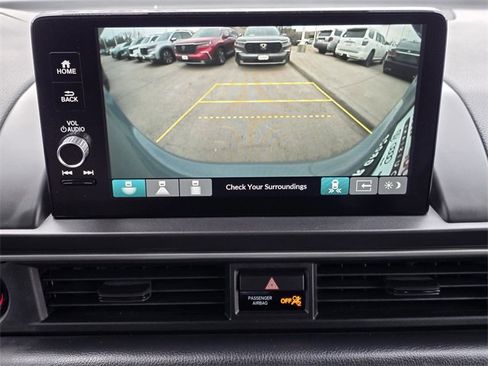 Used 2025 Honda Pilot Touring image 15