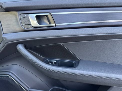 Used 2022 Porsche Panamera 4 Platinum Edition image 19