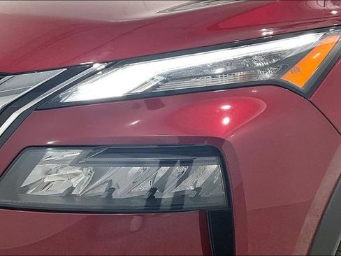 Used 2023 Nissan Rogue S AWD/4WD image 39