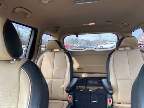 Used 2016 Kia Sedona SX FWD image 17