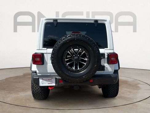 Used 2025 Jeep Wrangler Unlimited Rubicon AWD/4WD image 9