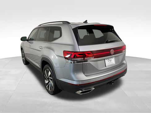 Used 2025 Volkswagen Atlas SE AWD/4WD image 7