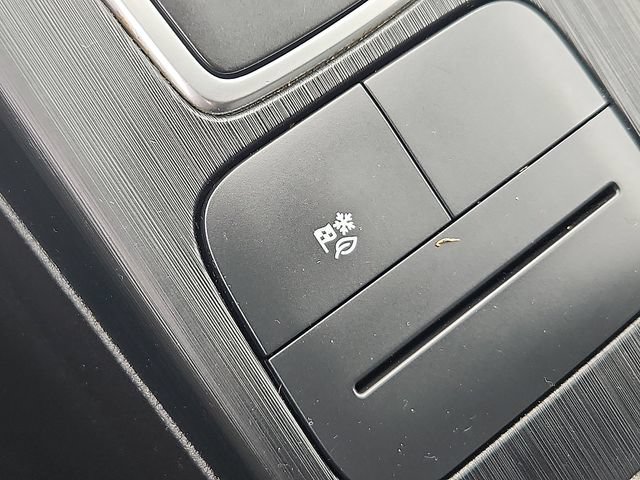 Certified 2022 Ford Escape SE AWD/4WD image 19