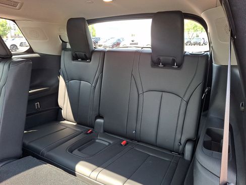 Certified 2025 INFINITI QX60 Luxe AWD/4WD image 10