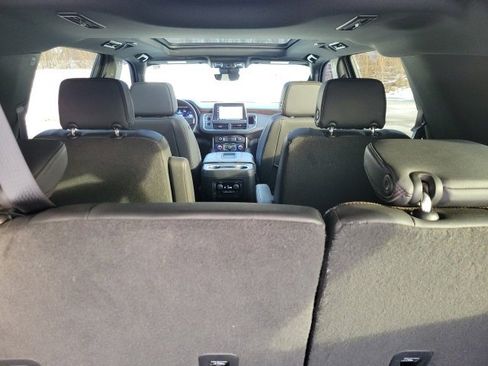 Used 2023 Chevrolet Suburban High Country image 58