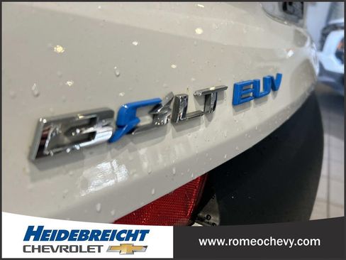 Used 2022 Chevrolet Bolt EUV LT w/ Convenience Package image 35