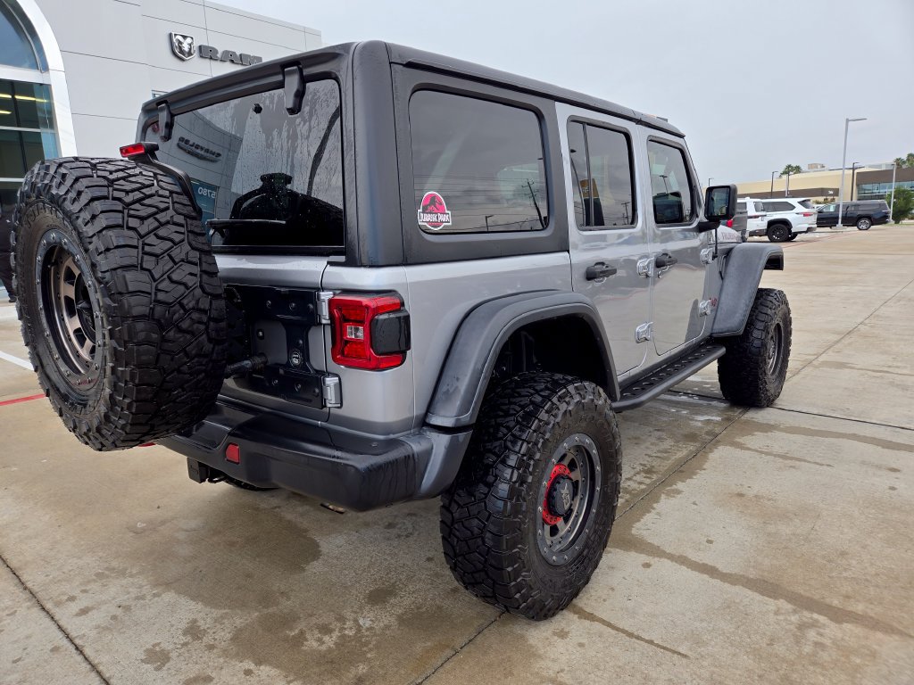 Used 2018 Jeep Wrangler Unlimited Rubicon AWD/4WD image 3