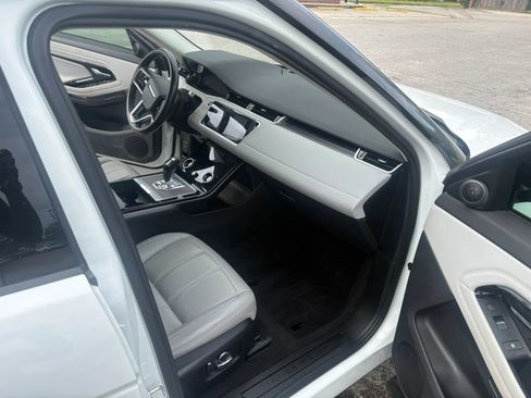 Used 2021 Land Rover Range Rover Evoque SE AWD/4WD image 9