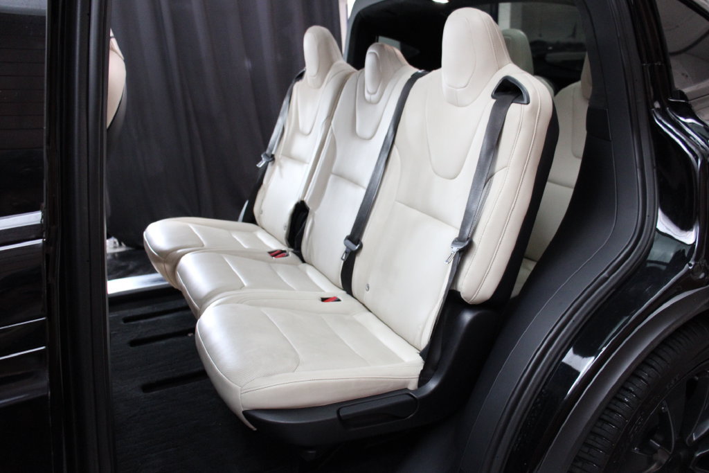 Used 2023 Tesla Model X AWD/4WD image 21