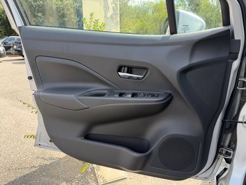 Used 2025 Nissan Versa SV FWD image 18