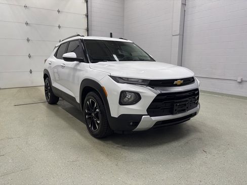 Used 2022 Chevrolet TrailBlazer LT image 2