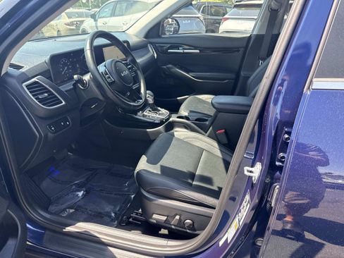 Used 2024 Kia Seltos EX AWD/4WD image 18