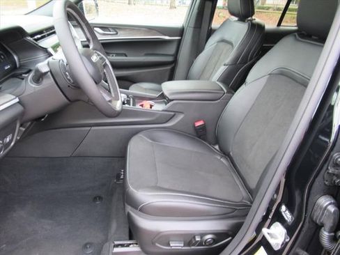 New 2026 Jeep Grand Cherokee Altitude image 16