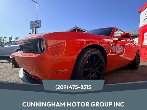 Used 2013 Dodge Challenger R/T RWD image 1
