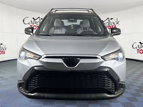 Used 2024 Toyota Corolla Cross SE w/ Moonroof Package image 3