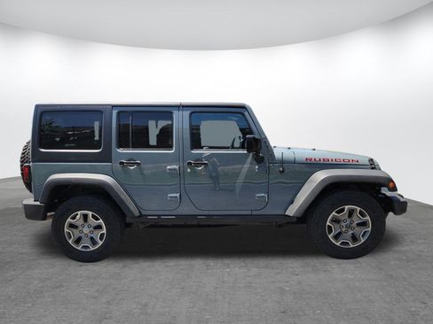 Used 2015 Jeep Wrangler Unlimited Rubicon w/ Connectivity Group AWD/4WD image 2