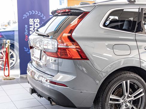 Used 2018 Volvo XC60 T5 Momentum w/ Convenience Package AWD/4WD image 12