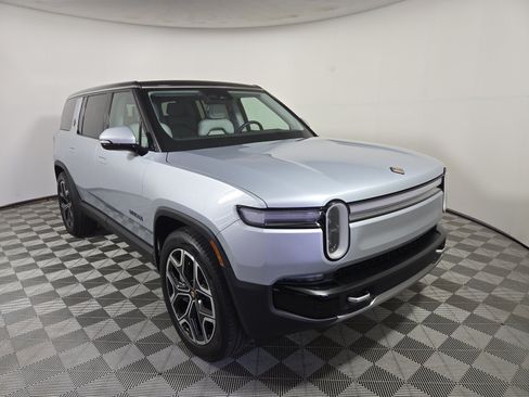 Used 2025 Rivian R1S Adventure AWD/4WD image 7