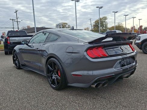 Used 2021 Ford Mustang Shelby GT500 w/ Carbon Fiber Handling Package image 8