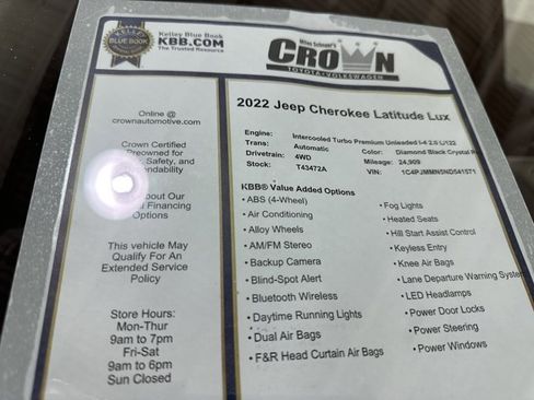 Used 2022 Jeep Cherokee Latitude Lux w/ Mopar Interior Package image 40